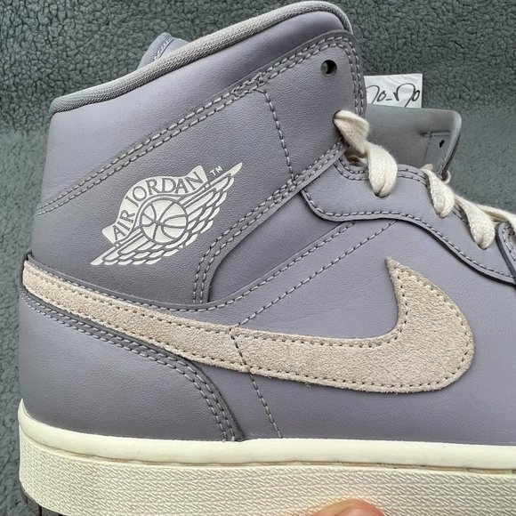 Jordan 1 Mid Womens 9.5 Shoes Atmosphere Grey Light Bone Pale Ivory Nike Air I 2 - Picture 9 of 11
